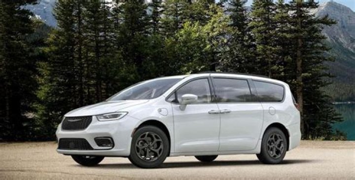 Does Pacifica hybrid qualify for tax credit?