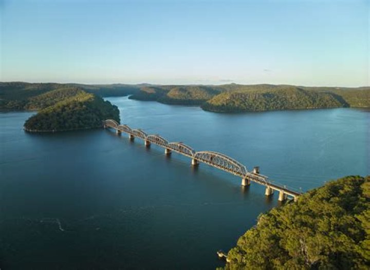 Is it safe to swim in the Hawkesbury River?