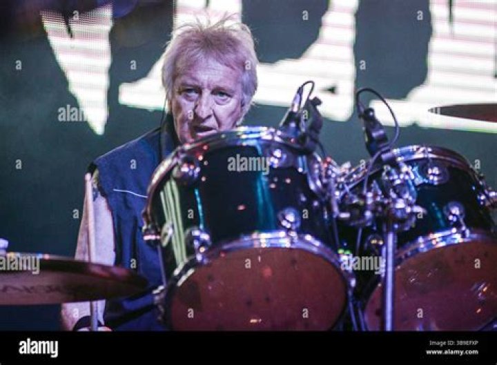Who is the new drummer in the damned?